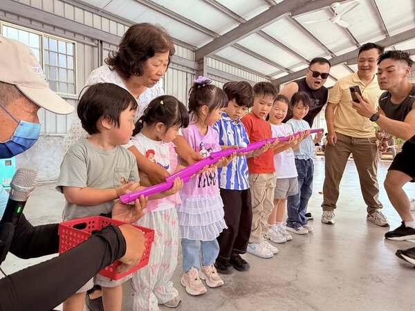 相同的道具也能滿足各種年齡孩童體驗：永慶不動產家庭日活動