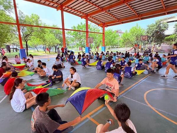 拋接傳遞團康遊戲：大華國小畢業班聯歡活動