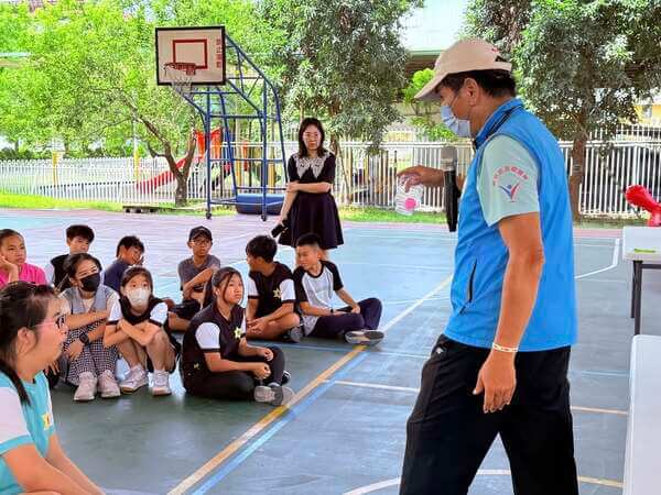 由領隊熊教練親自示範天旋地技巧