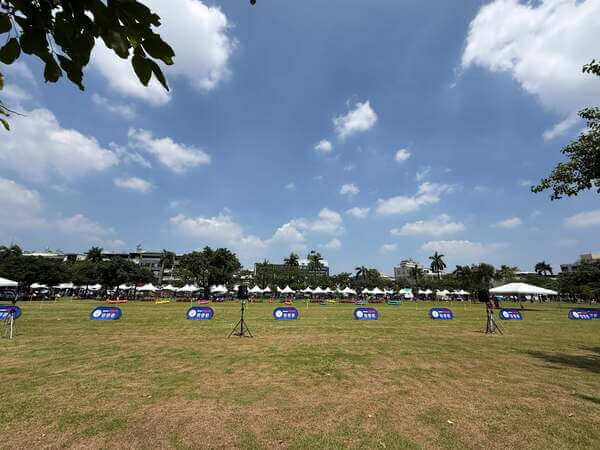 全台最高規格與專業之陸上龍舟競賽場地佈置