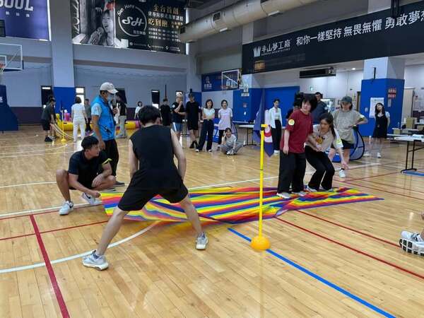 愚公移山趣味競賽:熊教練親自講解比賽技巧與遊戲規則 愚公移山趣味競賽:熊教練親自講解比賽技巧與遊戲規則
