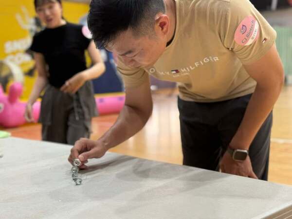 巴黎鐵塔團康活動:培養個人專注與抗壓性(台中南屯運動中心) 巴黎鐵塔團康活動:培養個人專注與抗壓性(台中南屯運動中心)