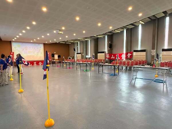競賽前做好最安全場地及完善設備佈置 競賽前做好最安全場地及完善設備佈置
