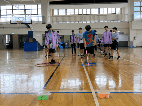 橫掃千軍趣味競賽:適合平坦地面或室內進行 橫掃千軍趣味競賽:適合平坦地面或室內進行