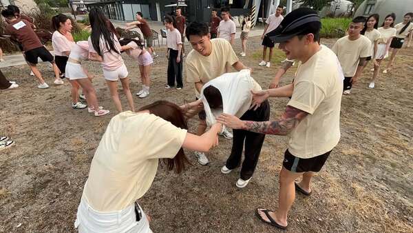 金蟬脫殼團康競賽：初禾醫美診所公司日活動